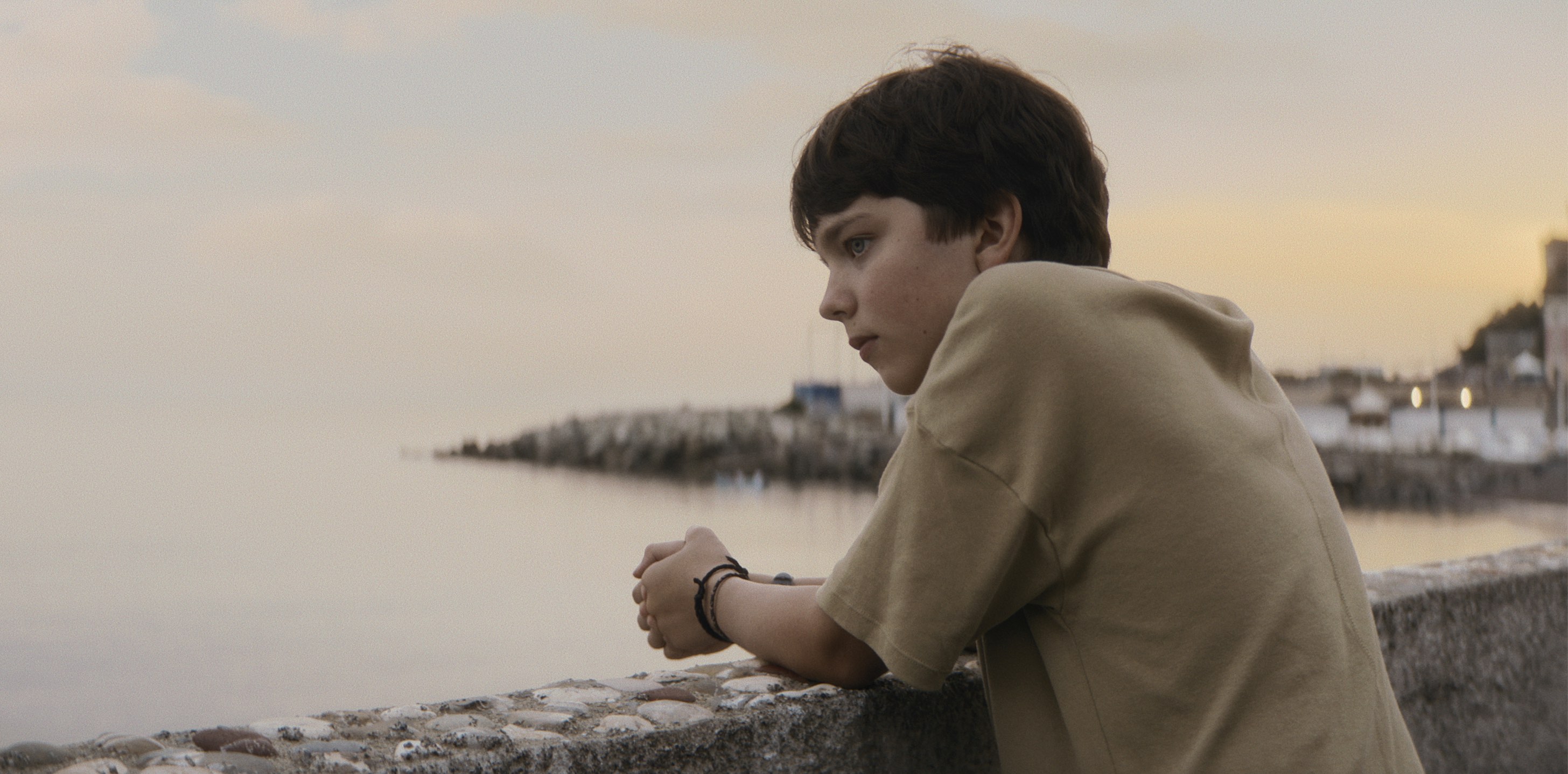 Crooks Cast on Netflix - Jonathan Tittel as Jonas