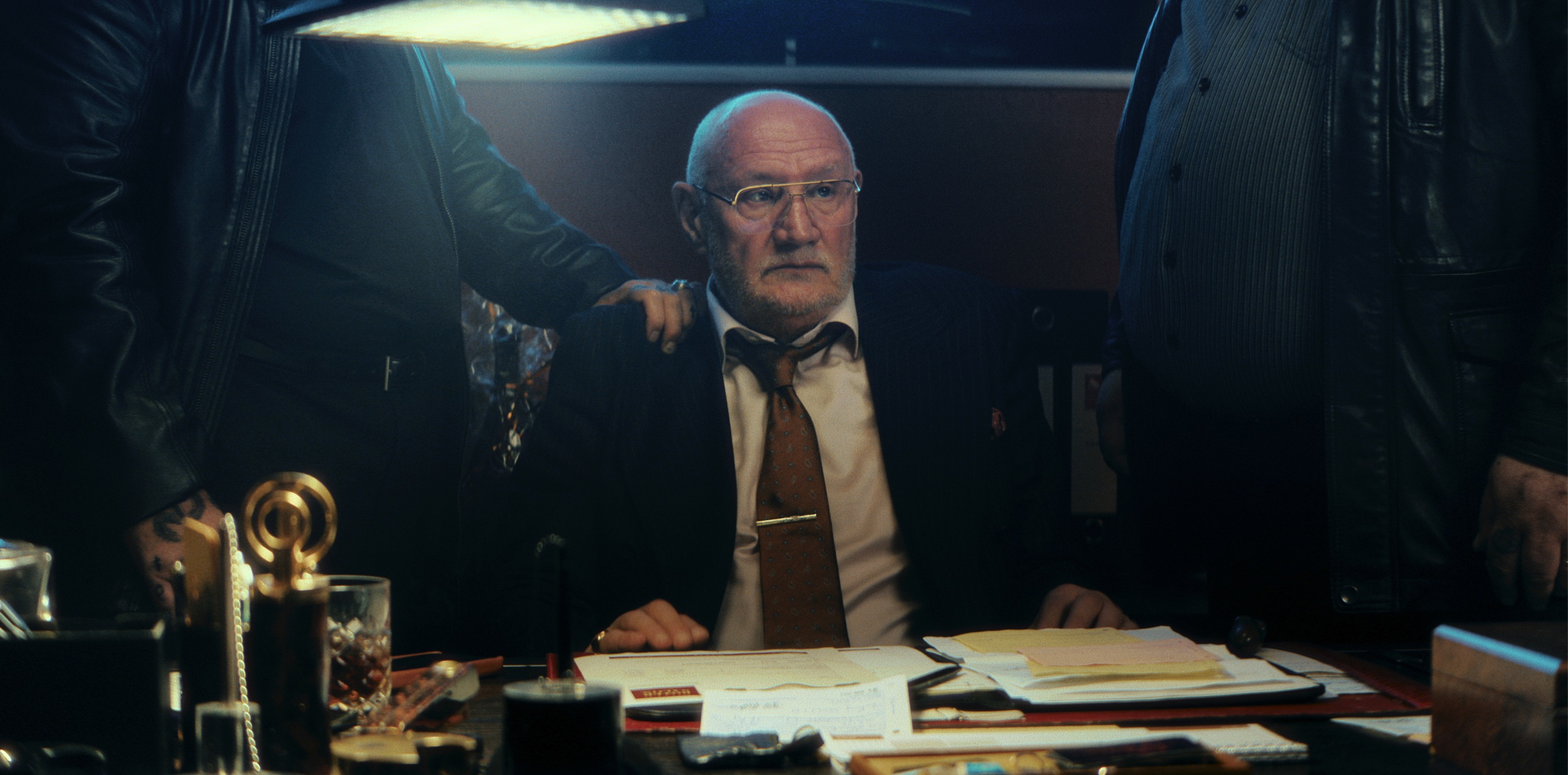 Crooks Cast on Netflix - Karl Welunschek as Der Rote