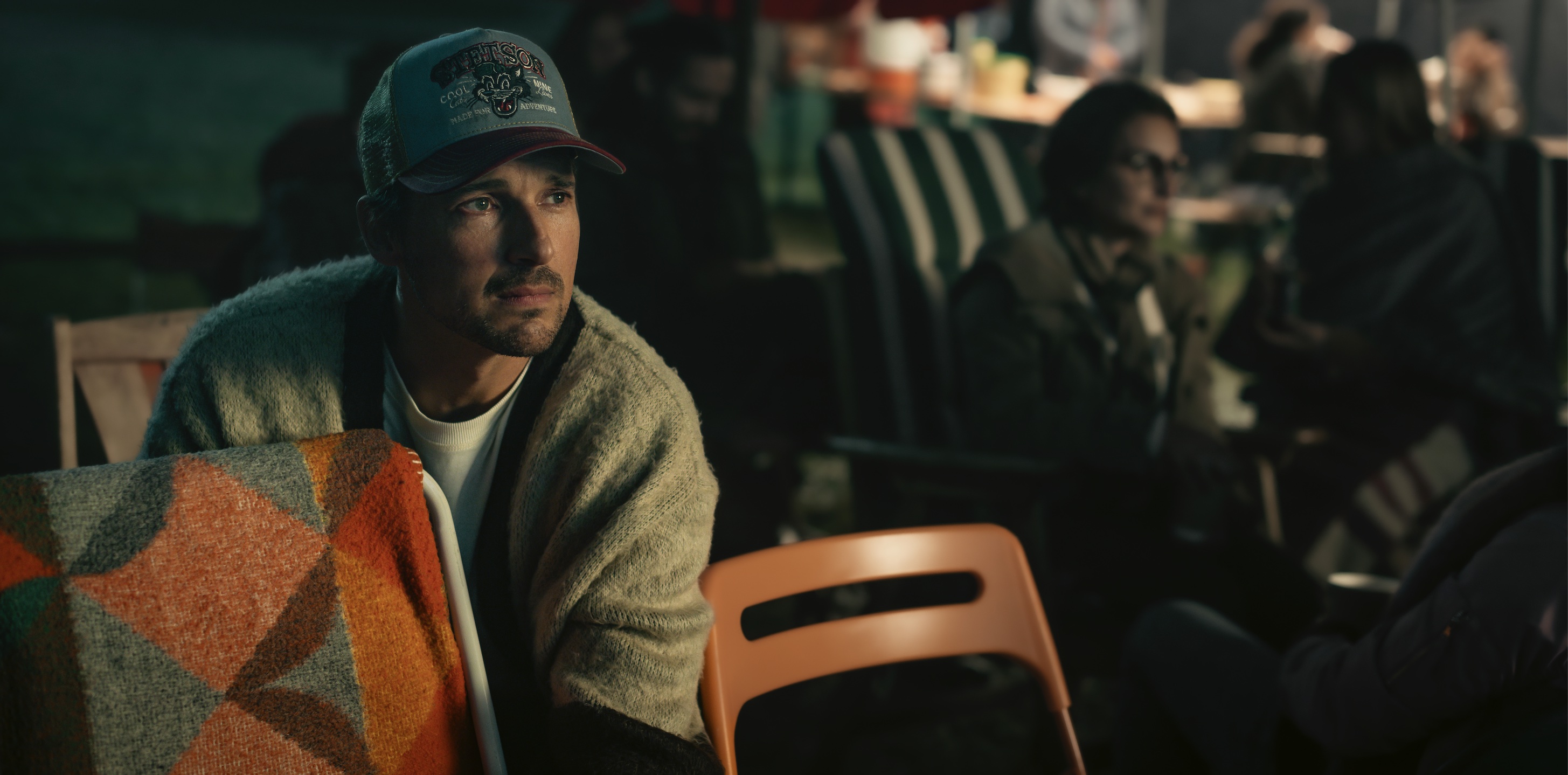 The Signal Cast on Netflix - Florian David Fitz as Sven