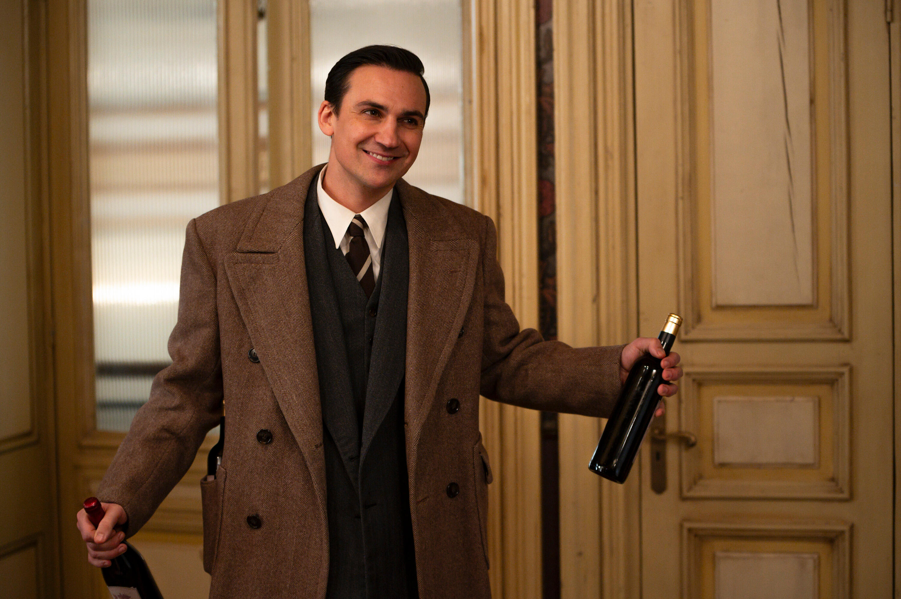 We Were the Lucky Ones Cast on Hulu - Henry Lloyd-Hughes as Genek Kurc