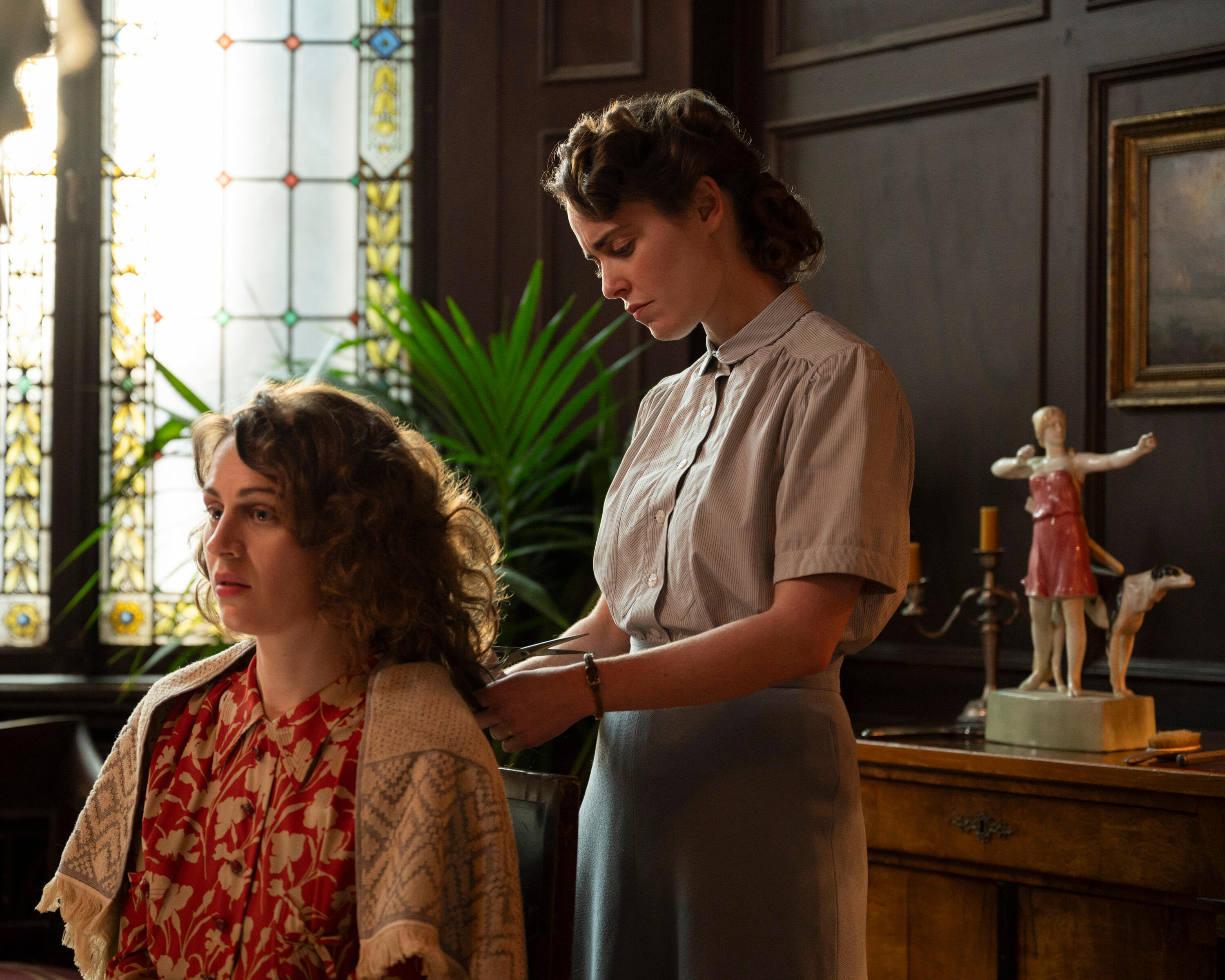 We Were the Lucky Ones Soundtrack on Hulu - Every Song in Episode 6