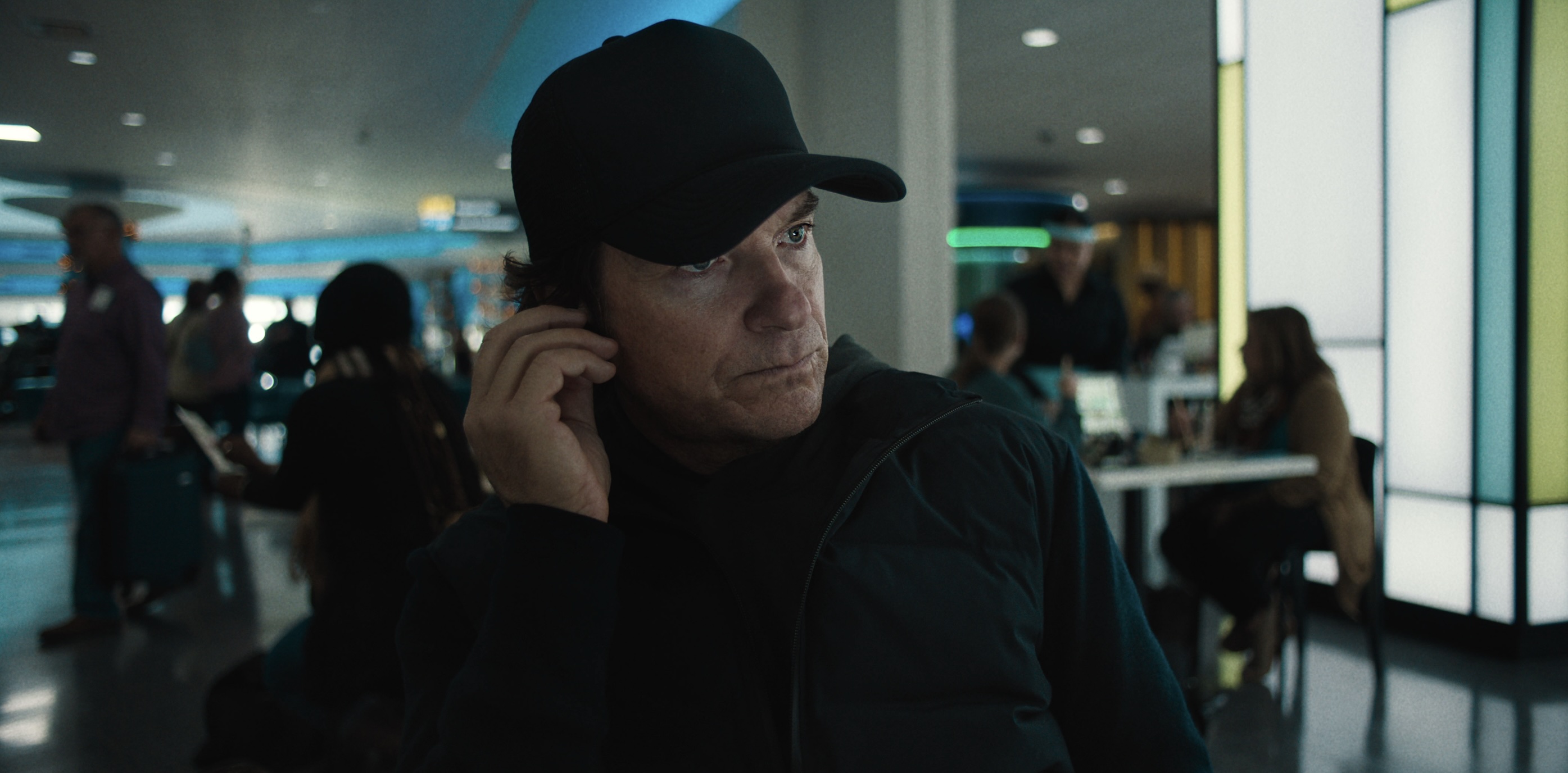 Carry-On Cast on Netflix - Jason Bateman as Traveler
