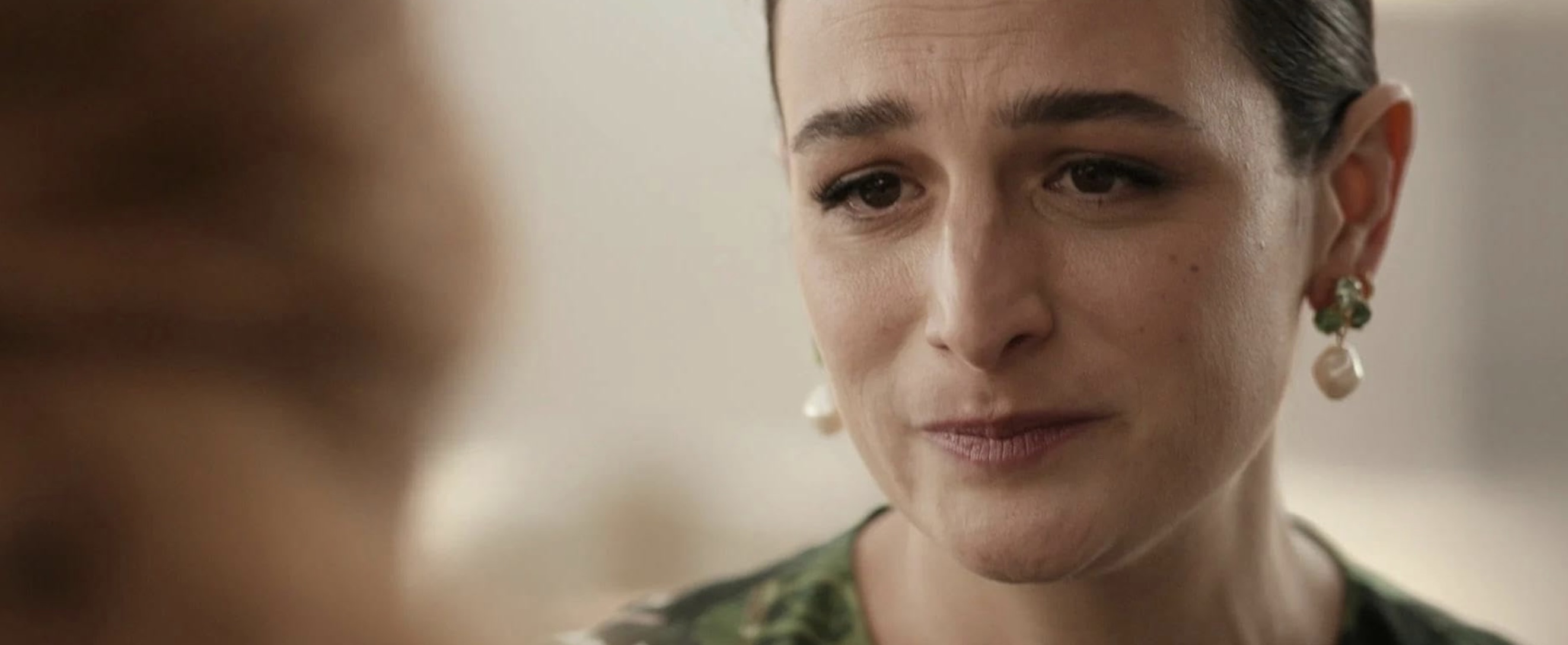 It Ends with Us Cast on Amazon, Apple and Netflix - Jenny Slate as Allysa