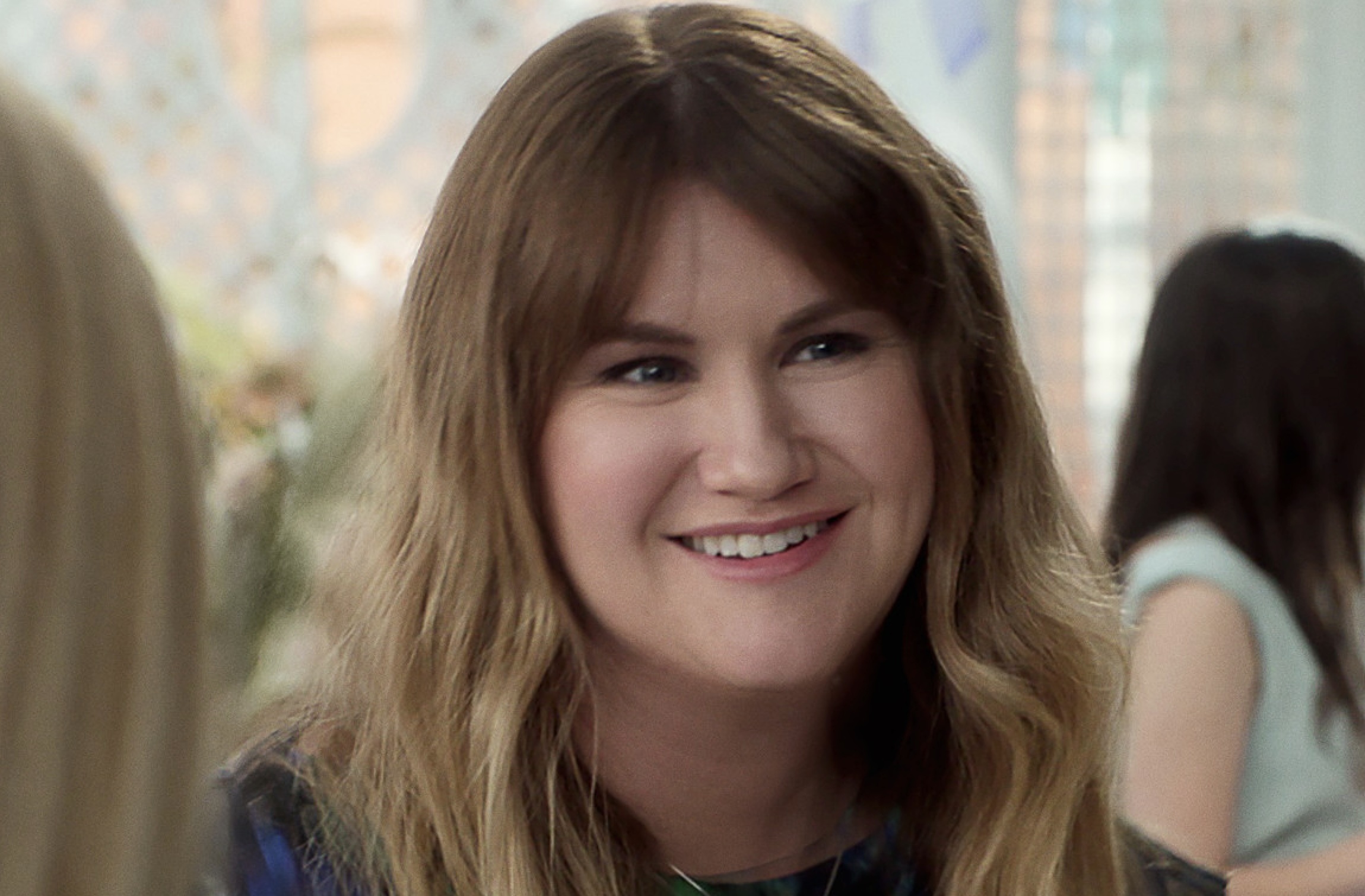 Kinda Pregnant Cast on Netflix - Jillian Bell as Kate