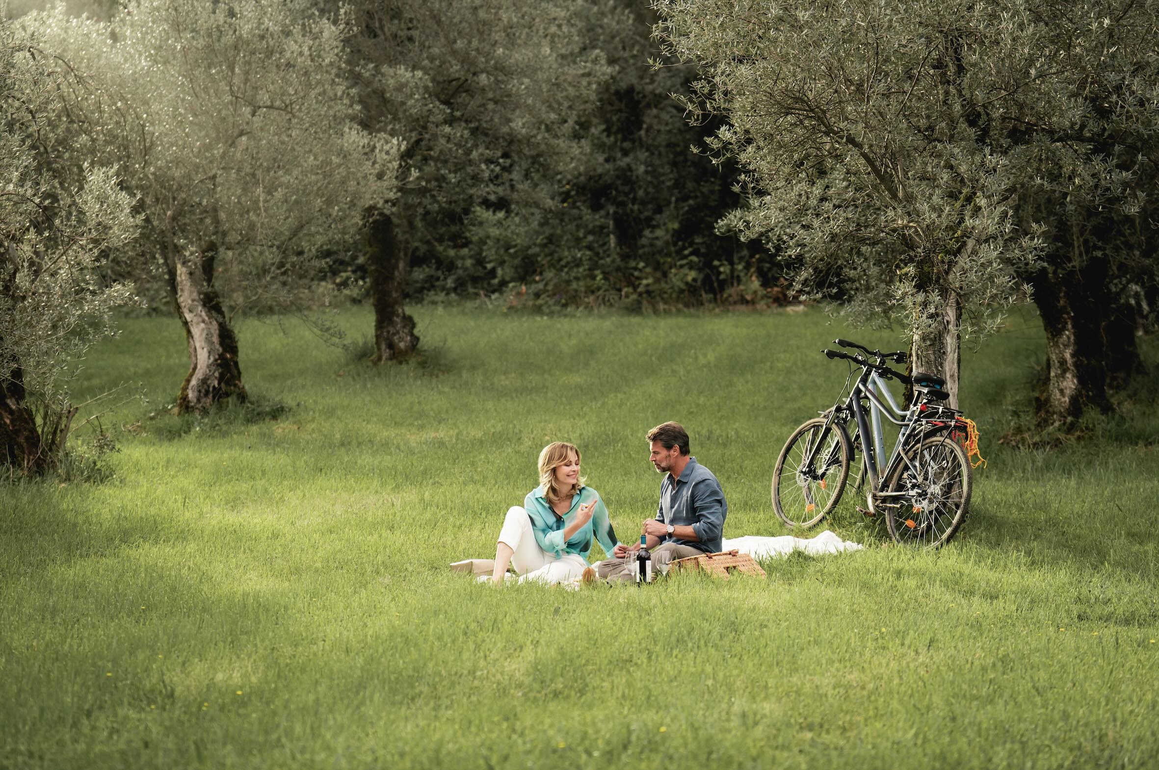 La Dolce Villa Soundtrack - Every Song in the 2025 Netflix Movie