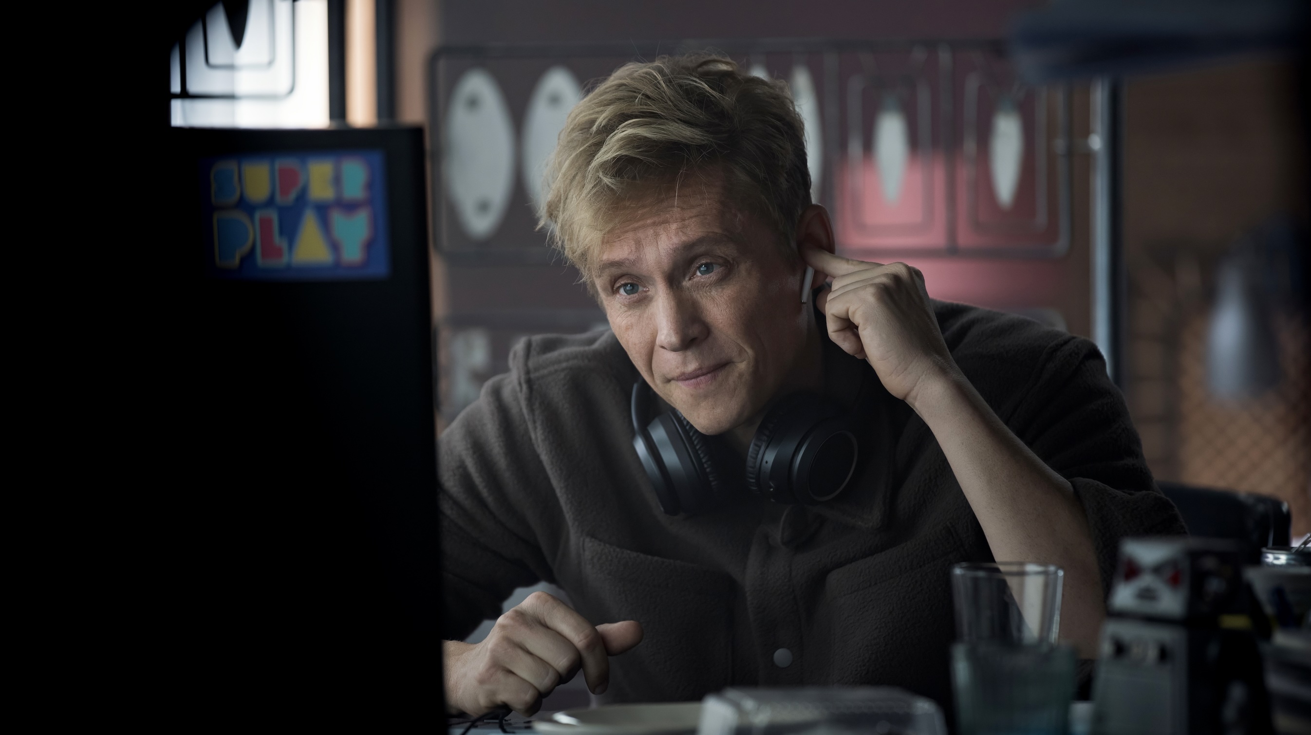 Brick Cast on Netflix - Matthias Schweighöfer as Tim