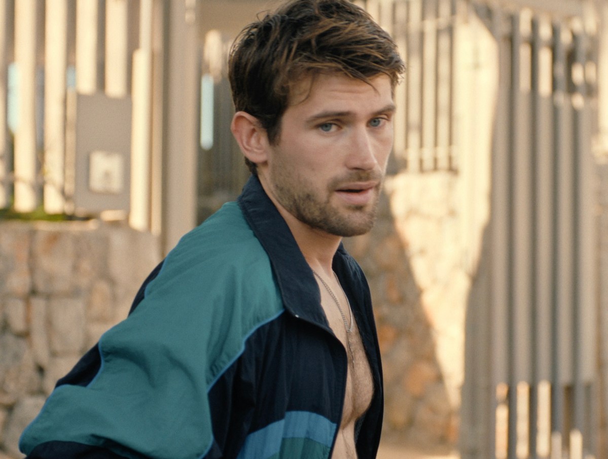 Fall for Me Cast: Every Actor and Character in the Netflix Movie