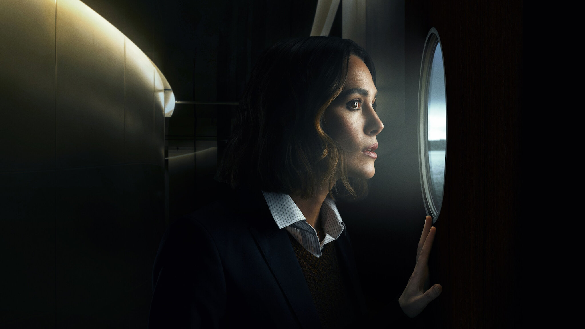 The Woman in Cabin 10 Cast - Every Actor and Character in the 2025 Netflix Movie