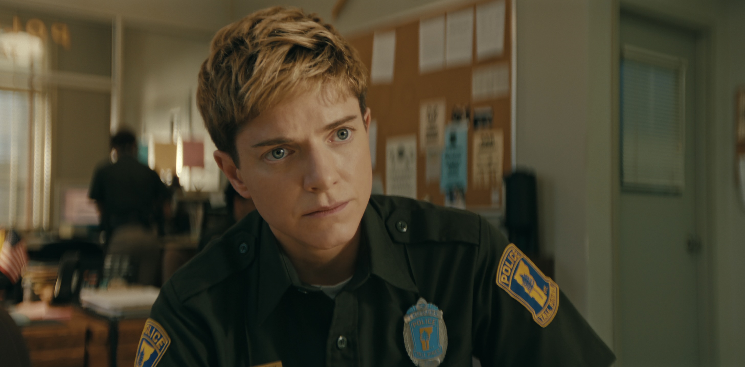 Wayward Cast on Netflix - Mae Martin as Alex Dempsey