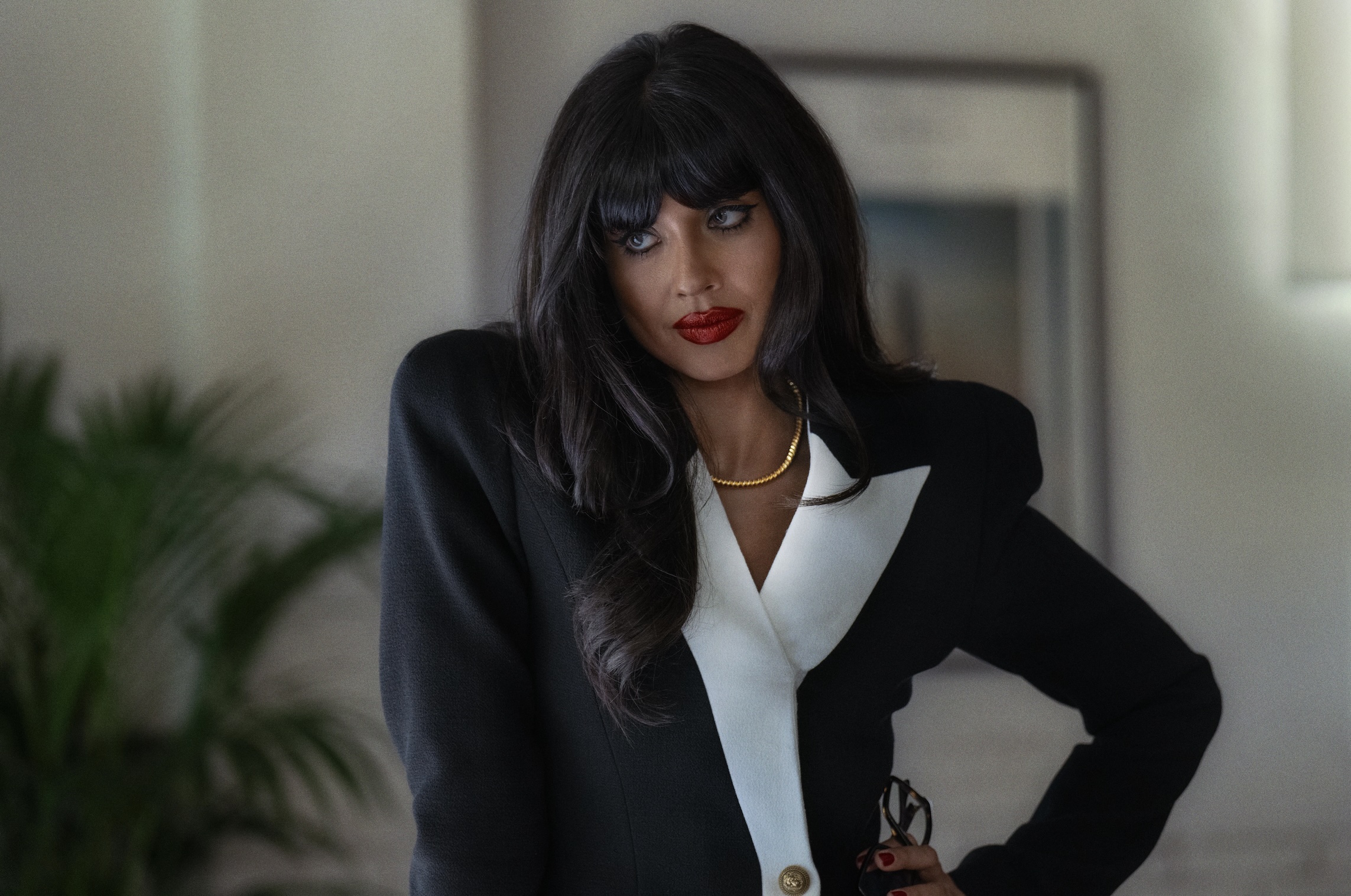 People We Meet on Vacation Cast on Netflix - Jameela Jamil as Swapna