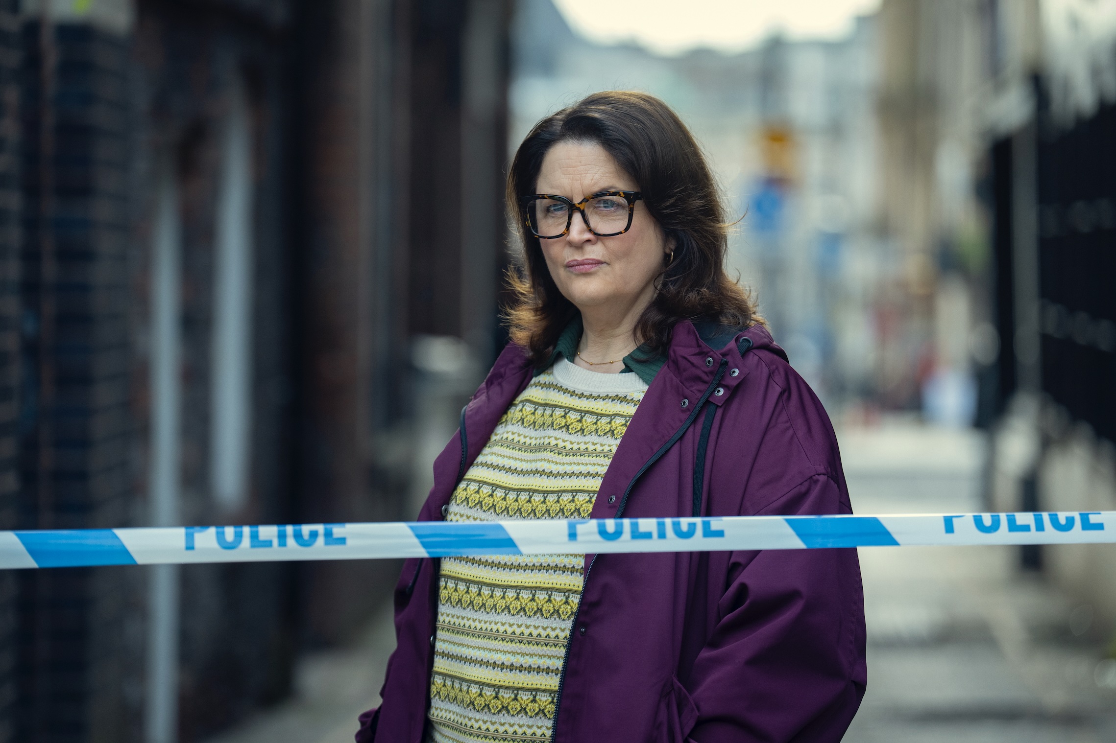 Run Away Cast on Netflix - Ruth Jones as Elena Ravenscroft