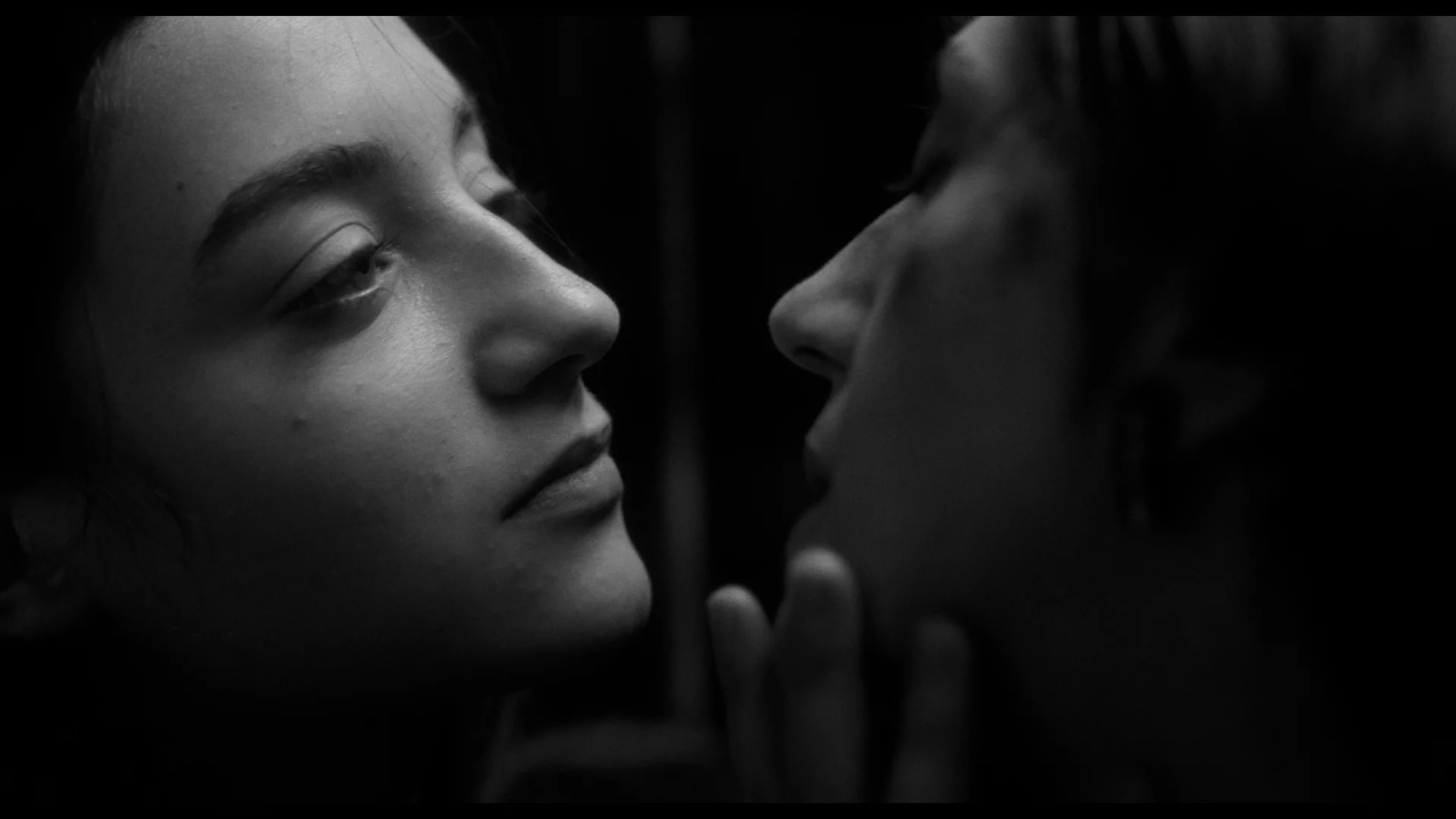 Live-Action Short Films Review (Academy Awards/Oscars) - Two People Exchanging Saliva