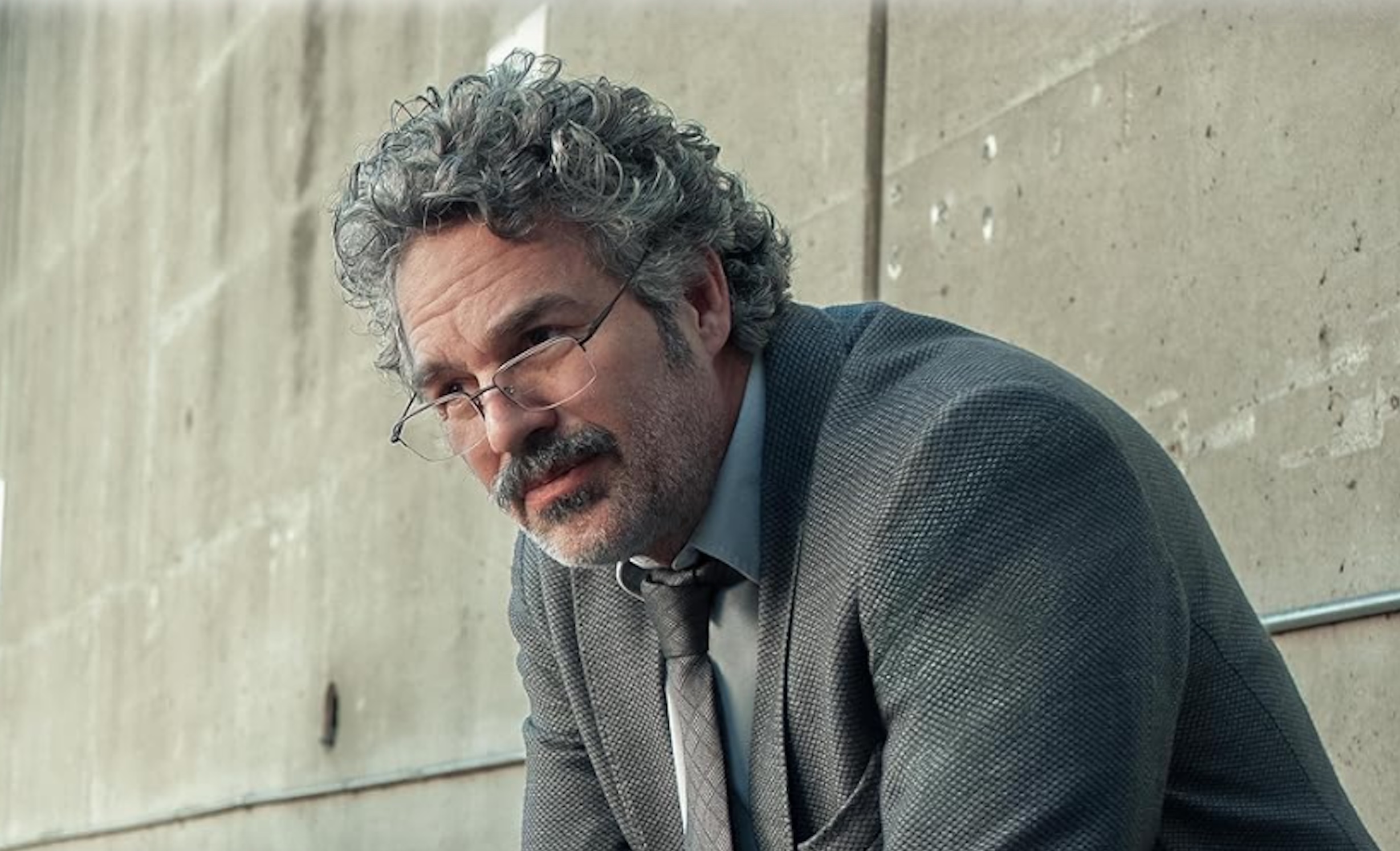 Crime 101 Cast on Amazon - Mark Ruffalo as Lou