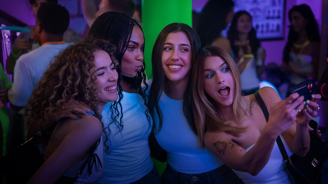 Roommates Cast - Every Actor and Character in the 2026 Netflix Movie