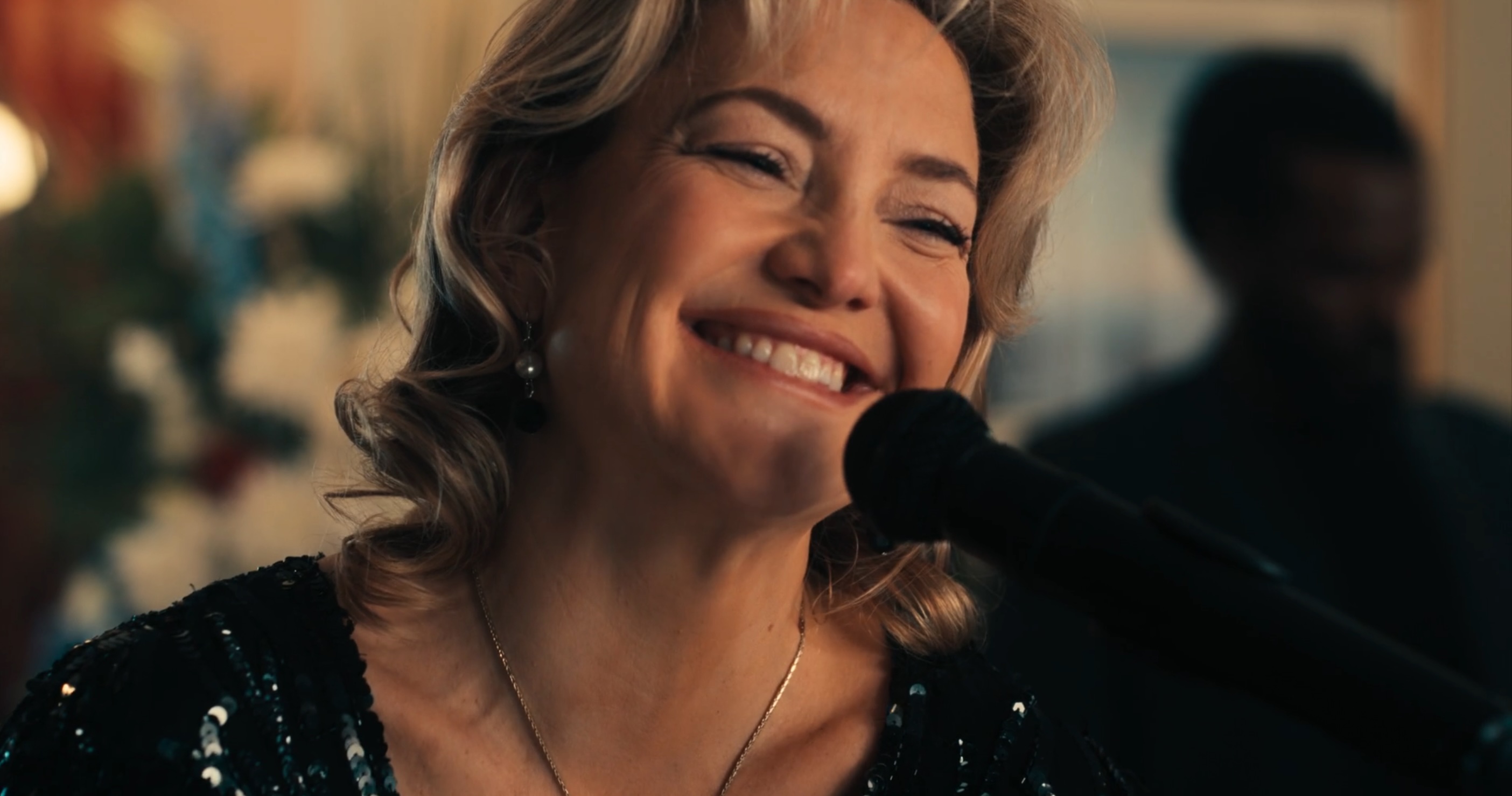 Song Sung Blue Cast on Apple TV and Peacock - Kate Hudson as Claire/Thunder