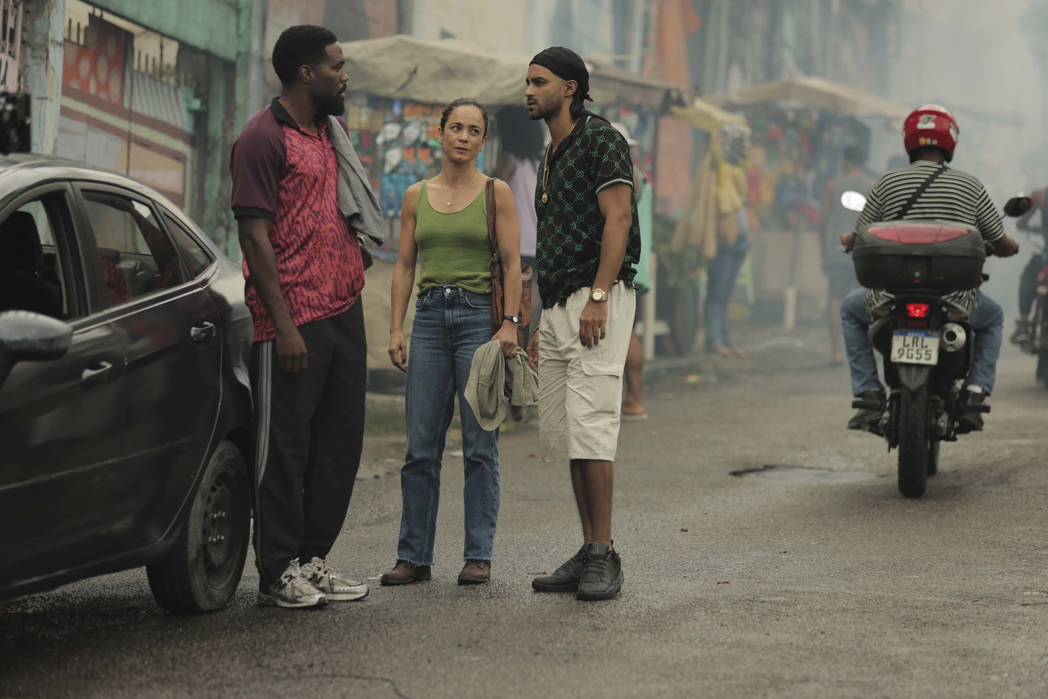 Man on Fire Soundtrack on Netflix - Every Song in Season 1, Episode 3