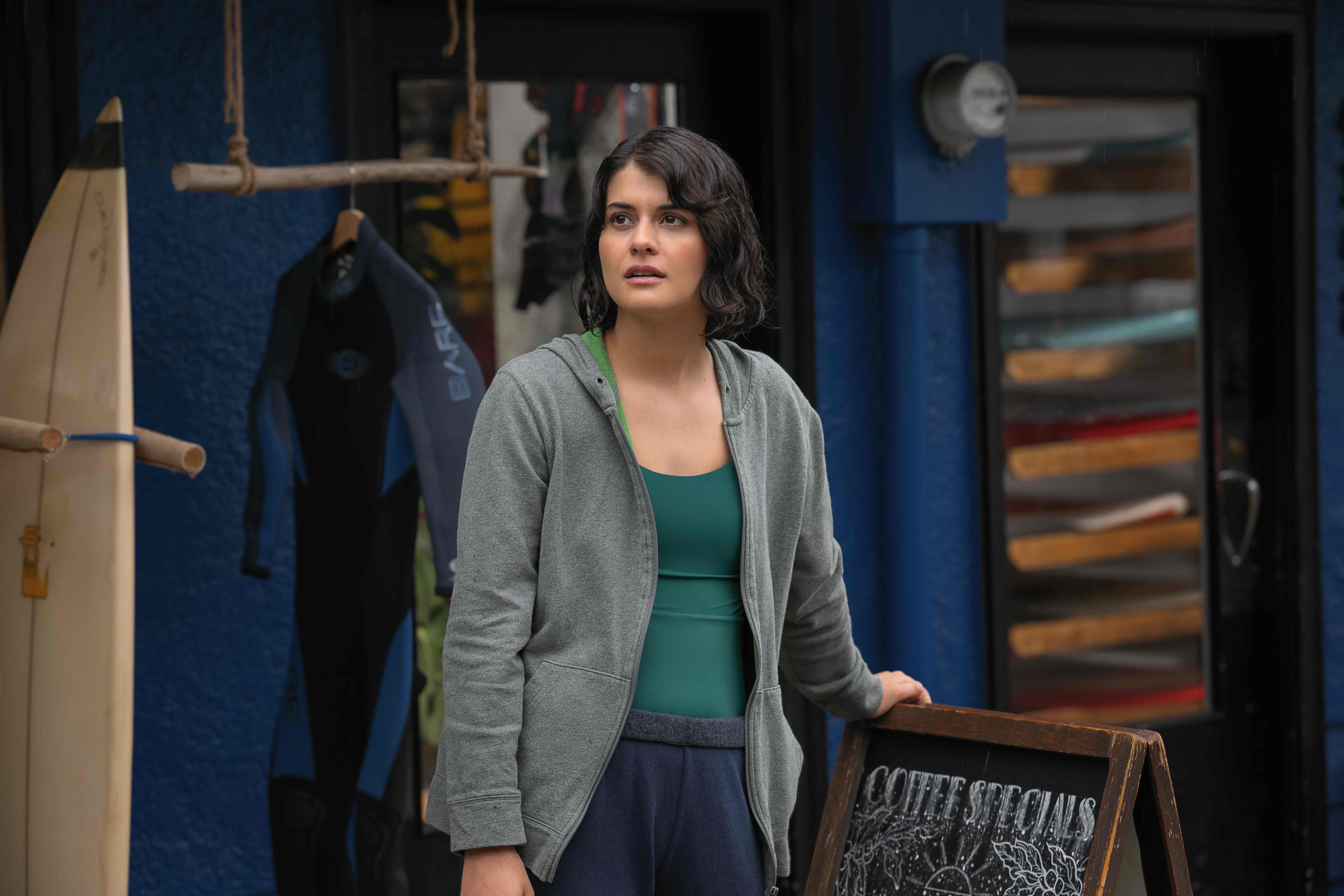 Remarkably Bright Creatures Cast on Netflix - Sofia Black-D'Elia as Avery