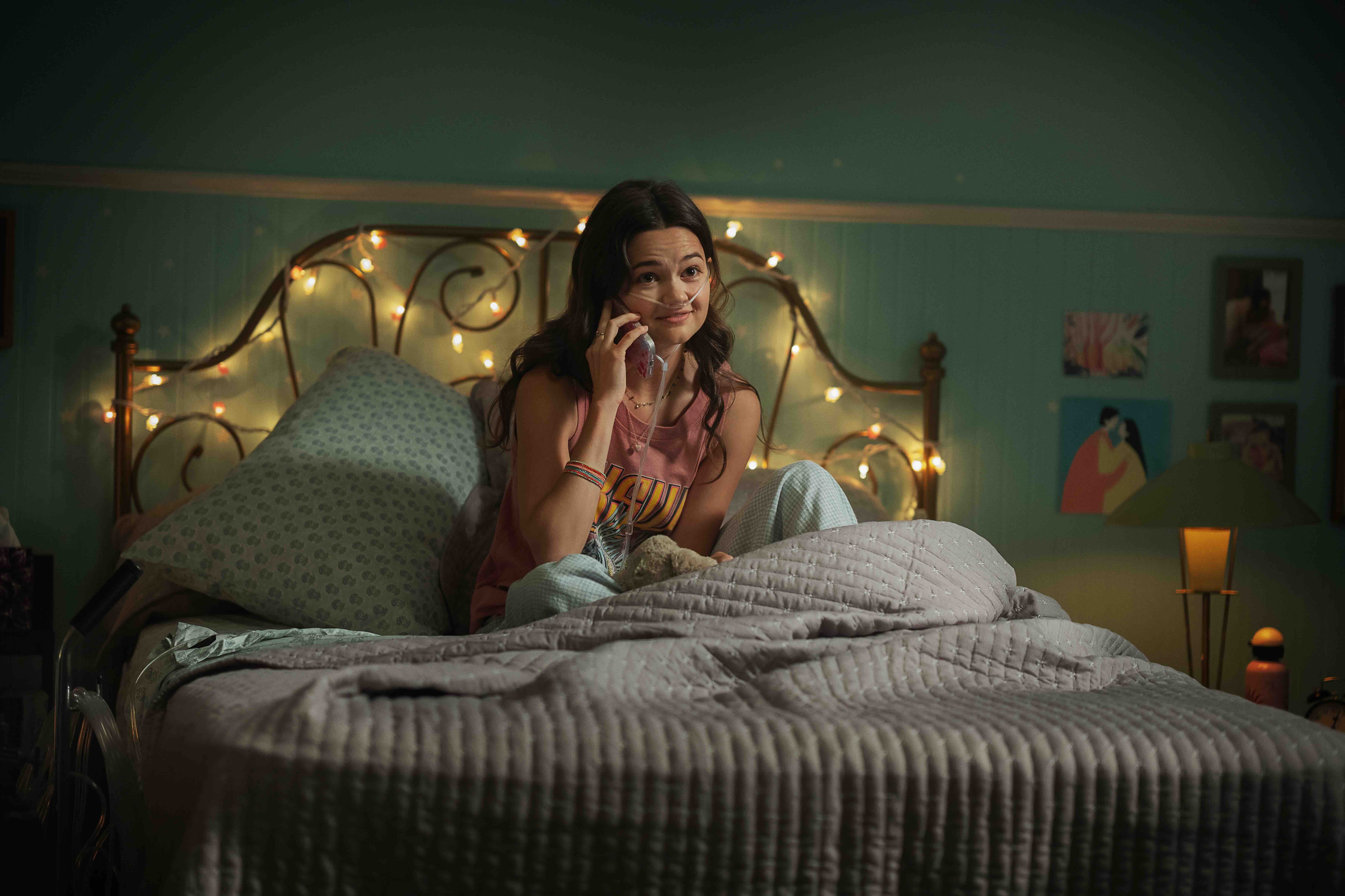 Voicemails for Isabelle Cast on Netflix - Ciara Bravo as Isabelle
