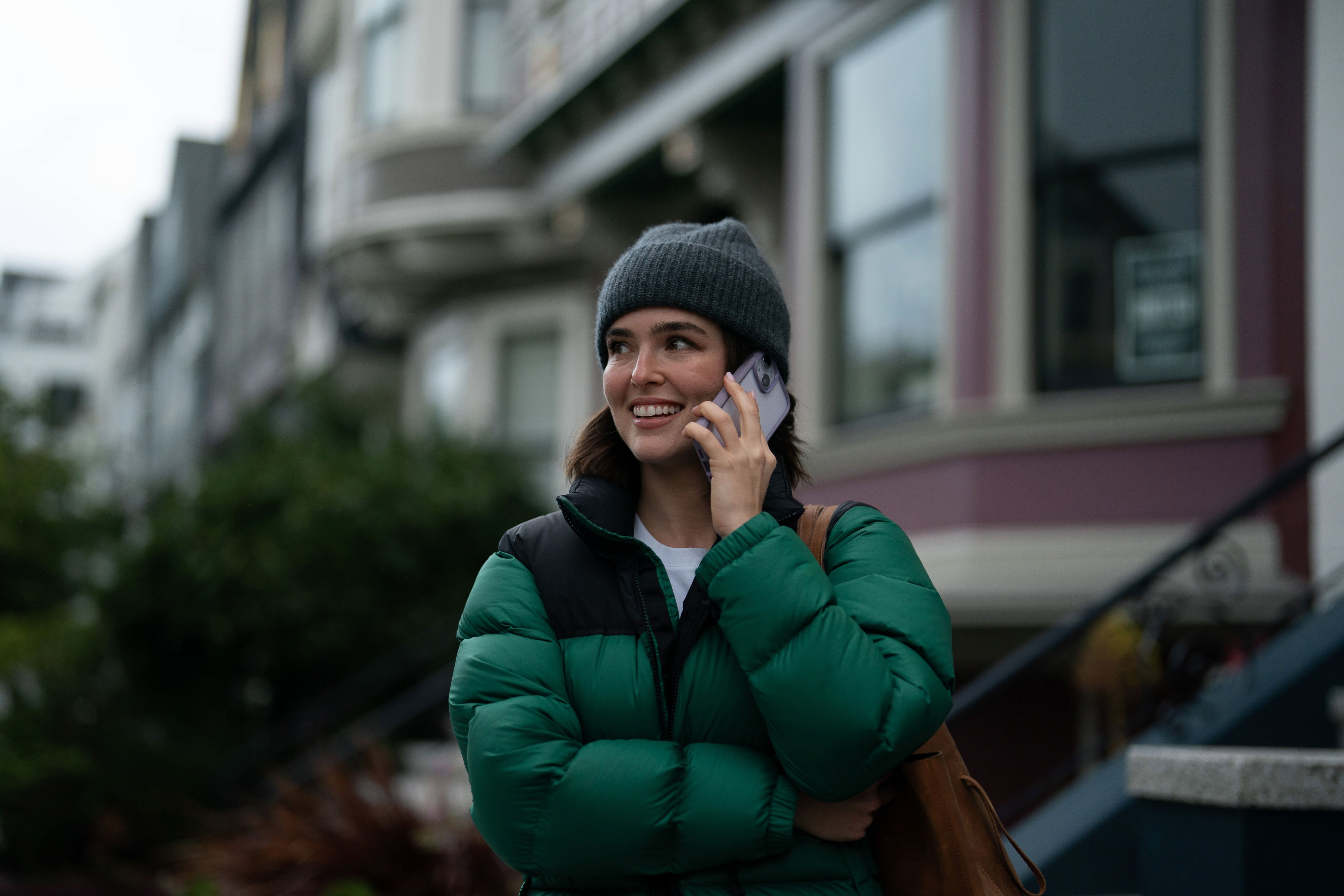 Voicemails for Isabelle Cast on Netflix - Zoey Deutch as Jill