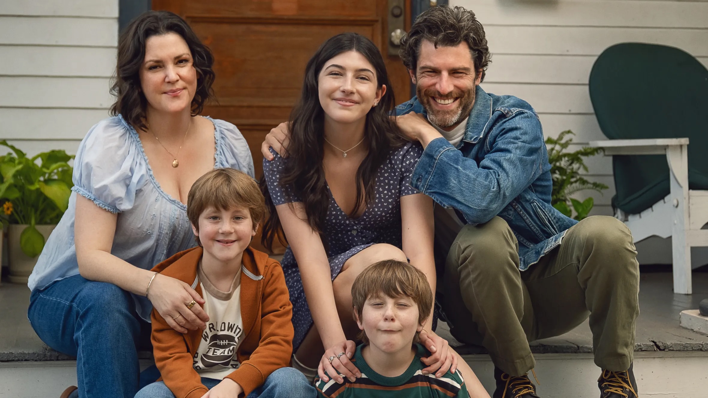 Don't Say Good Luck Cast - Every Actor and Character in the 2026 Netflix Movie